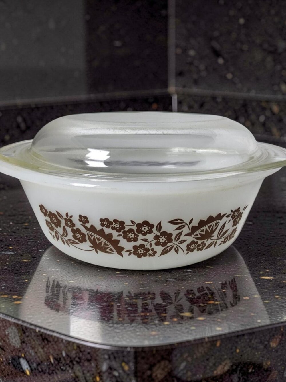 vintage glasbake 1.5 qt covered casserole baking dish, white with brown floral p